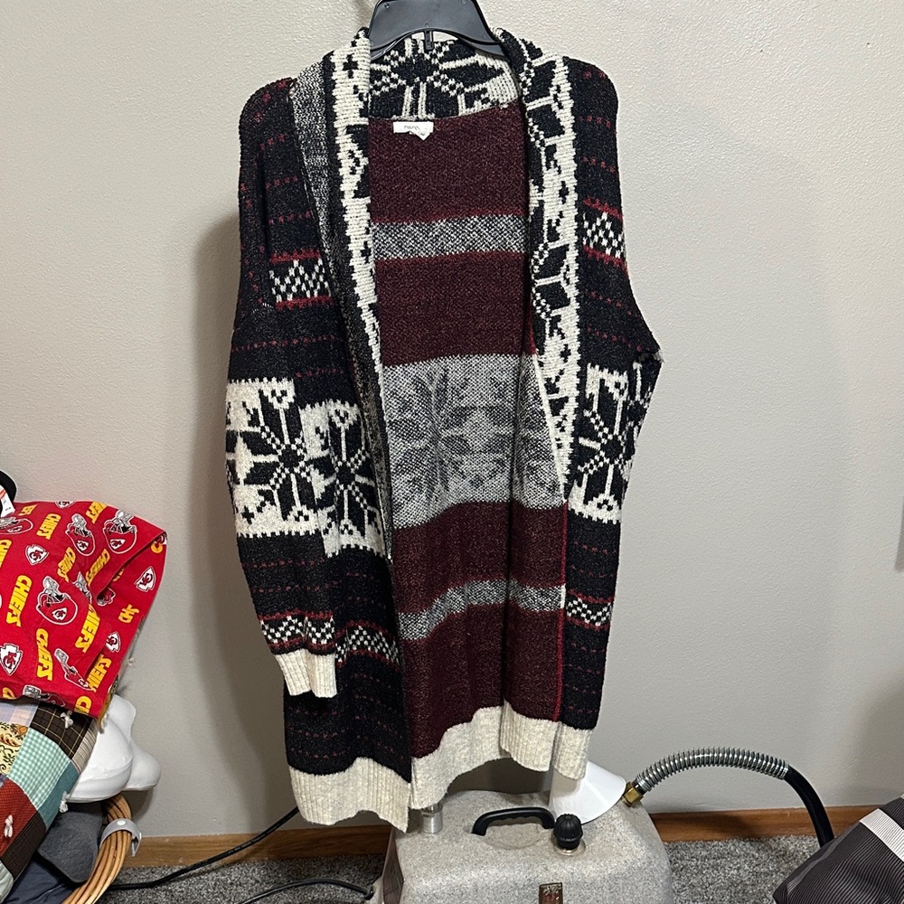 Maurices Burgundy and Black Knit Cardigan